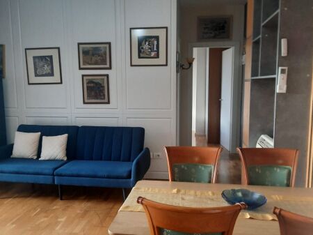 Qera | Apartament 2 + 1 | Rruga e barrikadave | 700 €/muaj