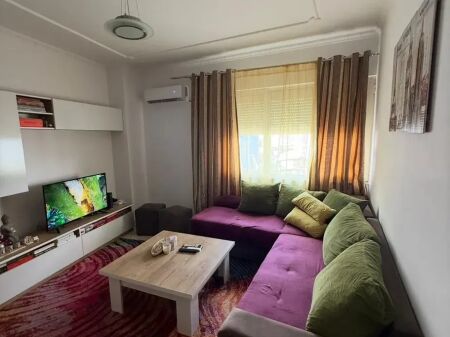 Jepet me qira apartament 2+1 në Fresk