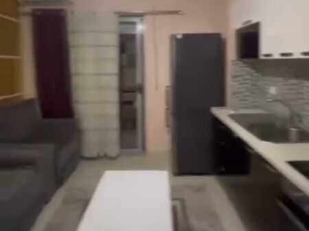 Jepet apartament 1+1 i mobiluar me qira ne Kombinat , Yzberisht