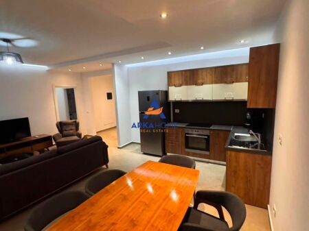 AFFITTASI APPARTAMENTO 2+1+BALCONE "AL RING CENTER, ZOGU I ZI" 1000 EURO