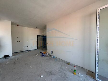 Shitet, Apartament 1+1, Yzberisht, Tiranë.