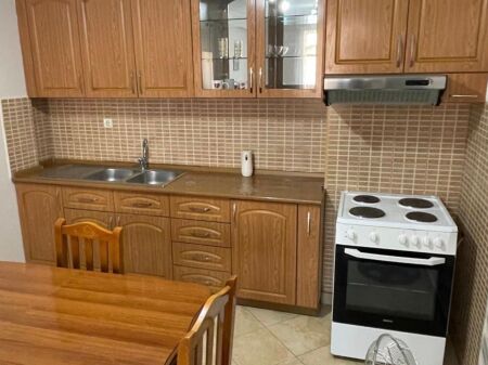 Apartament me qera 2+1 Misto Mame