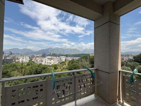 Super apartament 2+1+2 për Shitje pranë Kopshtit Botanik dhe Xhamisë, Tiranë !!