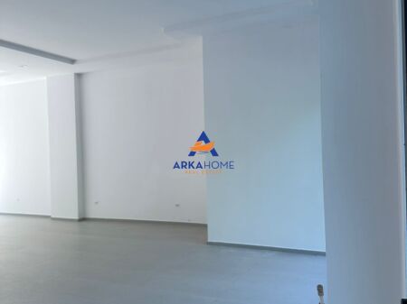 SPACE FOR RENT 90 M2 "DRY LAKE" 900 EURO