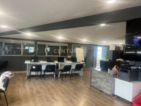 PREMIUM Office - 250 m² Top Floor, at the Electric Market