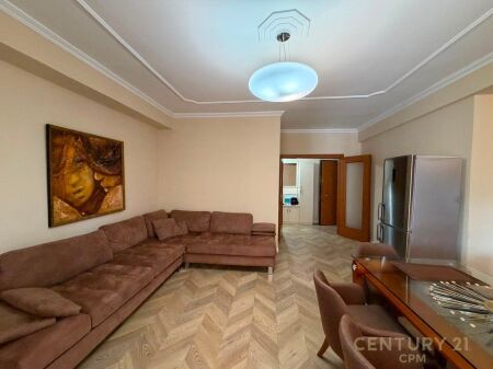 Apartament 4+1+2 për Qera, pranë ish-Ekspozitës