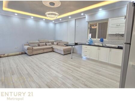 Shitet apartament 2+1 ne Fresk, ne fillim te rruges Dalip Topi!
