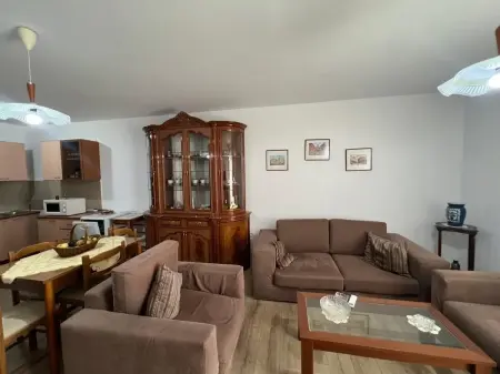 KOMUNA PARISIT, APARTAMENT 2+1+2+ POST PARKIMI PER QIRA
