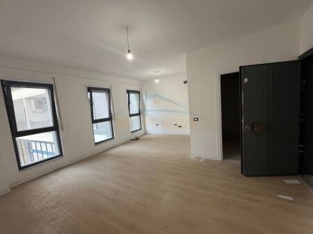 Rent, Business Premises, Ndregjoni Complex, Tirana