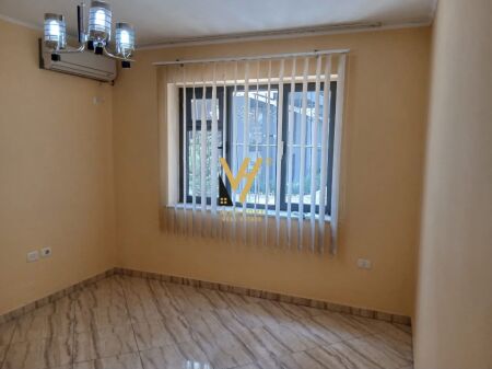 JEPET GARSIONERE 45 M2 ME QIRA TE RR.HOXHA TAHSIM 42.000 LEKE