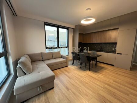 Appartamento 1+1 di lusso in affitto vicino a SPAK, edificio nuovo! 700 € /Mese 65.000 Lek /Mese