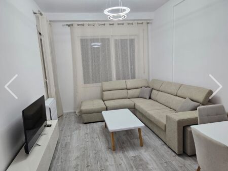 Apartament 2+1+2 Me Qera Te Amerikan 3  ID 5482