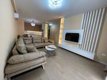 Qera, Apartament 2+1+Post Parkimi, Liqeni i Thate, Tiranë. 1,300 €
