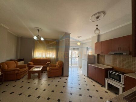 Qira, Apartament 1+1, Rruga Barrikadave, Tiranë.