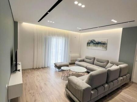 Shitet Apartament 2+1 SARANDE