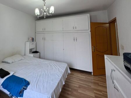 Shitet apartament 2+1 tek Rruga Asim Vokshi , perballe Shkolles Harry Fultz , Zogu i Zi , Rruga Jordan Misja , Brraka , Rruga Don Bosko .