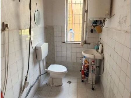 Shitet Apartament 1+1 prane Pazarit te ri, Tiranë 52 m²