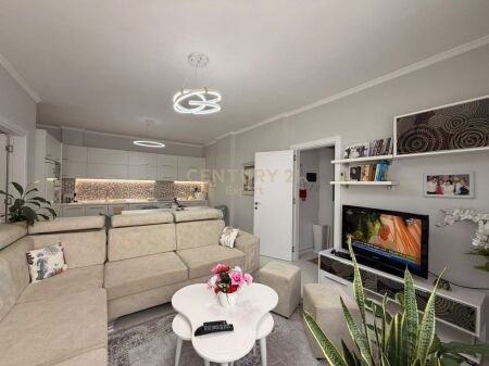 Shesim apartament 3+1+3 prane Viles L, Astir! 229,508 €
