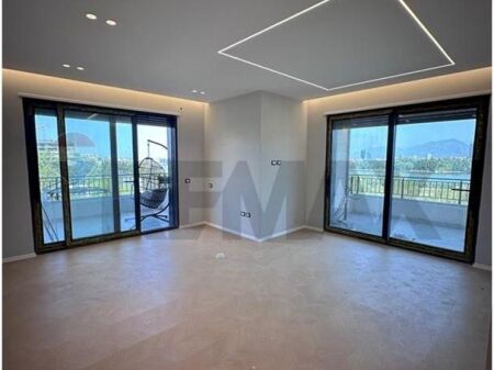 SHITET APARTAMENT 2+1+2 TEK LIQENI, PRANË RADISSON