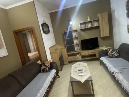 Astir, affittasi ingresso 3+1! 50.000 Lek