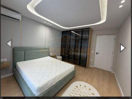 Shitet, Apartament 1+1, Rrugën Margarita Tutulani, Tirane