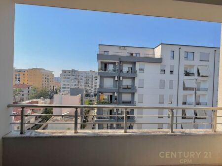 APARTAMENT 1+1 PER SHITJE NE KINOSTUDIO!