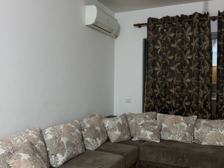 🏠 KËRKOHET NJË GOCE PËR NDARJE QIRAJE