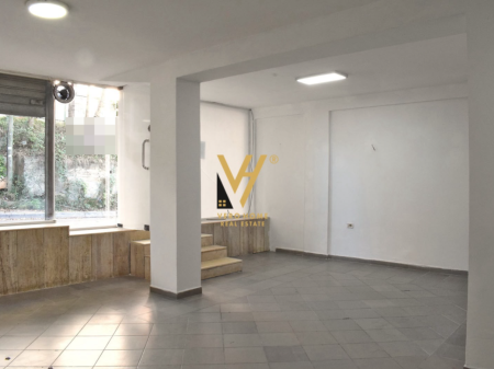 BUSINESS PREMISES 50 M2 FOR RENT IN STUDENT CITY 35,000 LEKE