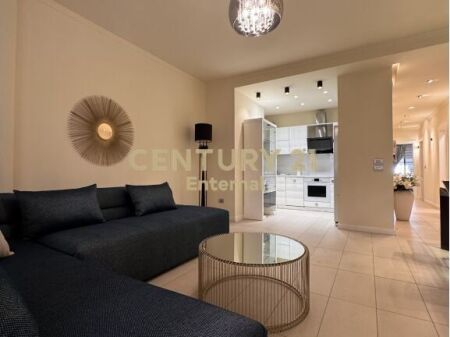 Jepet me Qera, Apartament 3+1+2+Post Parkimi, Rruga e Kosovareve