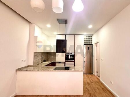 Apartament - Për Shitje - Rruga Dritan Hoxha, Tiranë