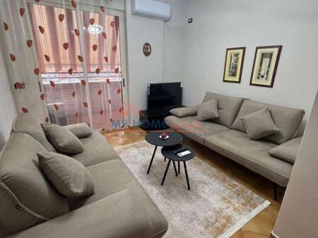 Apartament 1+1 me qera ne Bllok ne Tirane