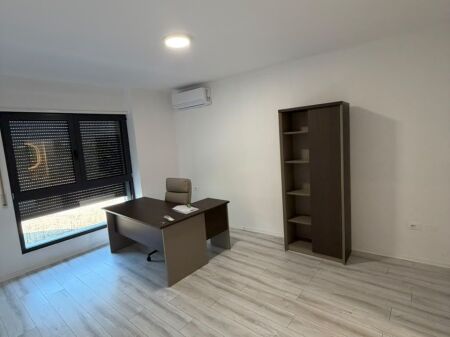 Office space for rent at Bulevardi Ri