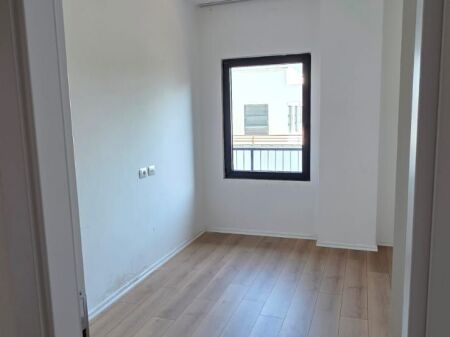 Office+Parking Space for rent at Barrikadave Street, near the 9-Year School Lidhja e Prizrenit, Zogu i Pare Boulevard, Former Train Station.