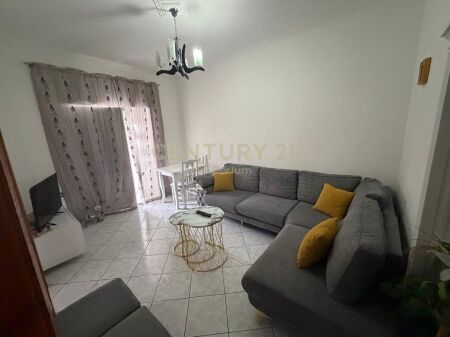  Affittasi appartamento 2+1– Secondo piano di una villa a Kombinat.