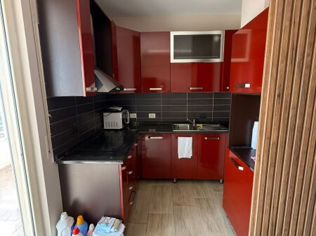 Shitet Apartament 2+1