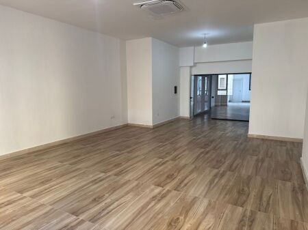 Apartament Biznesi ME QIRA | Donika Center, Rruga Mine Peza
