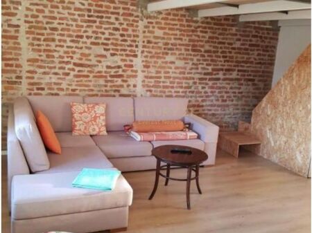 LOFT ME QIRA – RRUGA MIHAL DURI 875 € /Muaj 80,000 Lekë /Muaj
