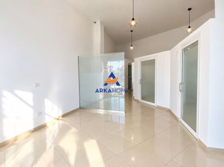 JEPET DYQAN ME QERA 60 M2 "YZBERISHT, BULEVARDI MIGJENI" 900 EURO