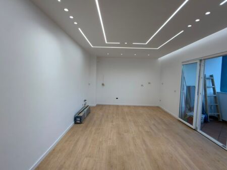 APARTAMENT PER SHITJE 2+1+2 -   21 DHJETORI