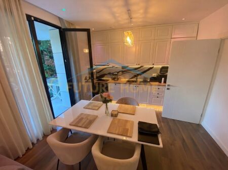 Qera,Apartament 2+1+2+Post Parkimi ,Blloku i Ambasadave