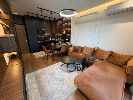 Shitet apartament 1+1