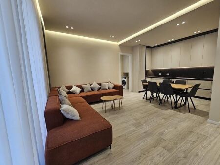 Appartamento 2+1+2+ parcheggio nel Complesso Delijorgji
