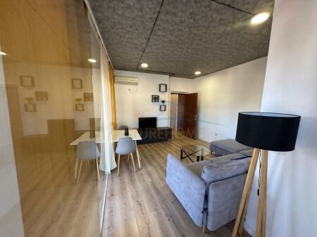 Qira, Apartament 1+1, Rruga e Barrikadave, Tiranë.