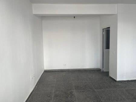 BUSINESS PREMISES FOR RENT – NEAR THE HOSPITAL, DURRËS!