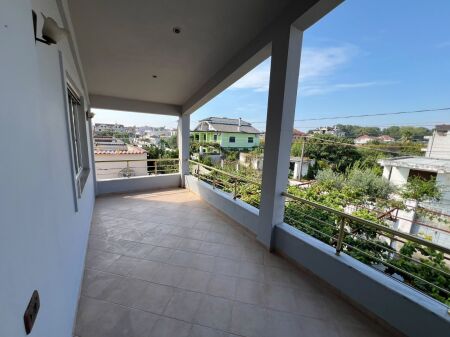 AFFITTO 2° PIANO DI UNA VILLA 2+1 SUKTH DURRES 250 EURO