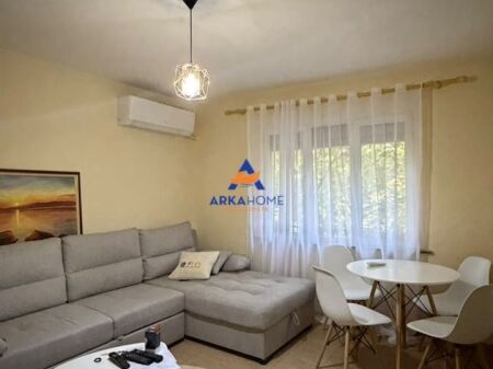 JEPET APARTMENT ME QERA 1+1+ BALLKON "5 MAJ, RRUGA FERIT XHAJKO" 50.000 LEKE
