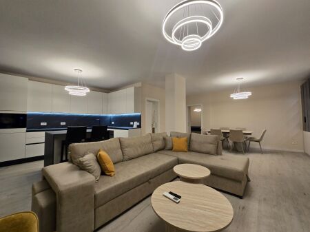 Affitto | Apartament 3 + 1 | Komuna e Parisit | 1000 €/mese