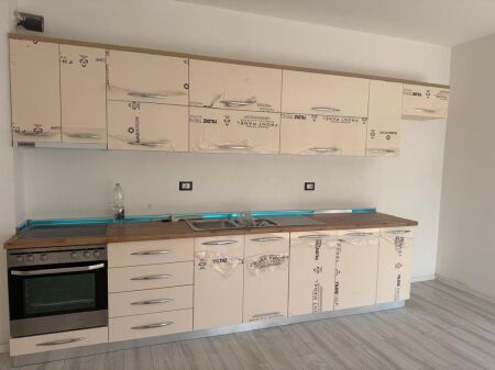 Apartament /Zyre 2+1+2 per qira Bulevardi i Ri , Kompleksi Ndregjoni