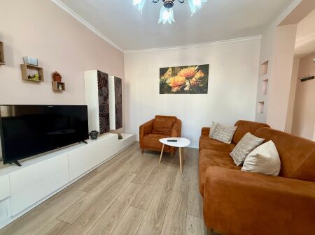 APARTAMENT 2+1 ME QIRA TE GARDA