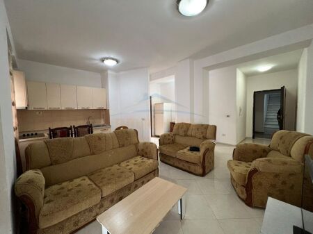 Shitet,Apartament 1+1,Porcelan